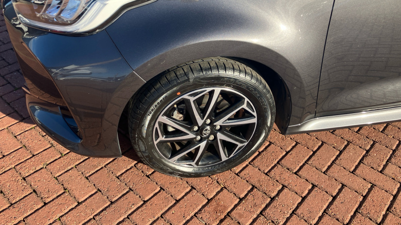 Toyota Yaris 1.5 Hybrid Design 5dr CVT Hybrid Hatchback